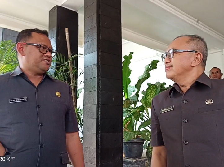 Sekda Indramayu, Rinto Waluyo (kanan) dan Kepala BKD Indramayu, Woni Dwinanto