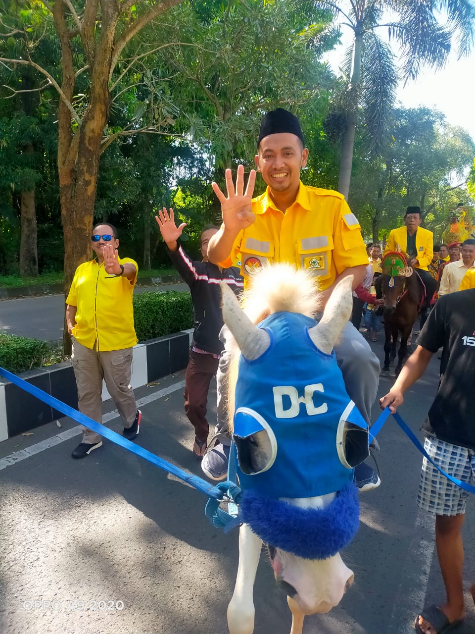 Ahmad Gunawan mendaftar di KPU Kabupaten Cirebon